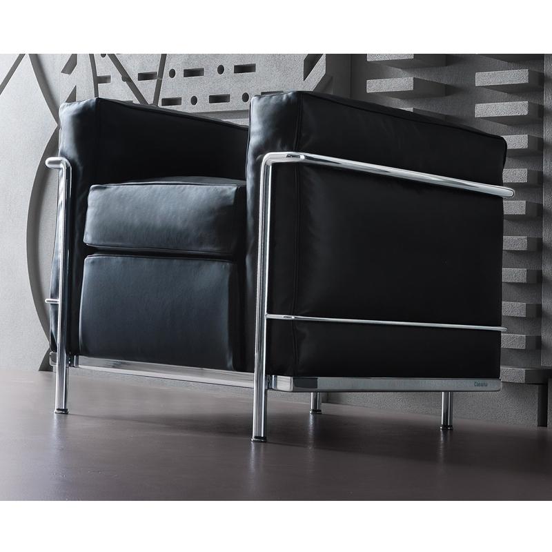 Confort et durabilité d’une copie fauteuil Le Corbusier en cuir marron